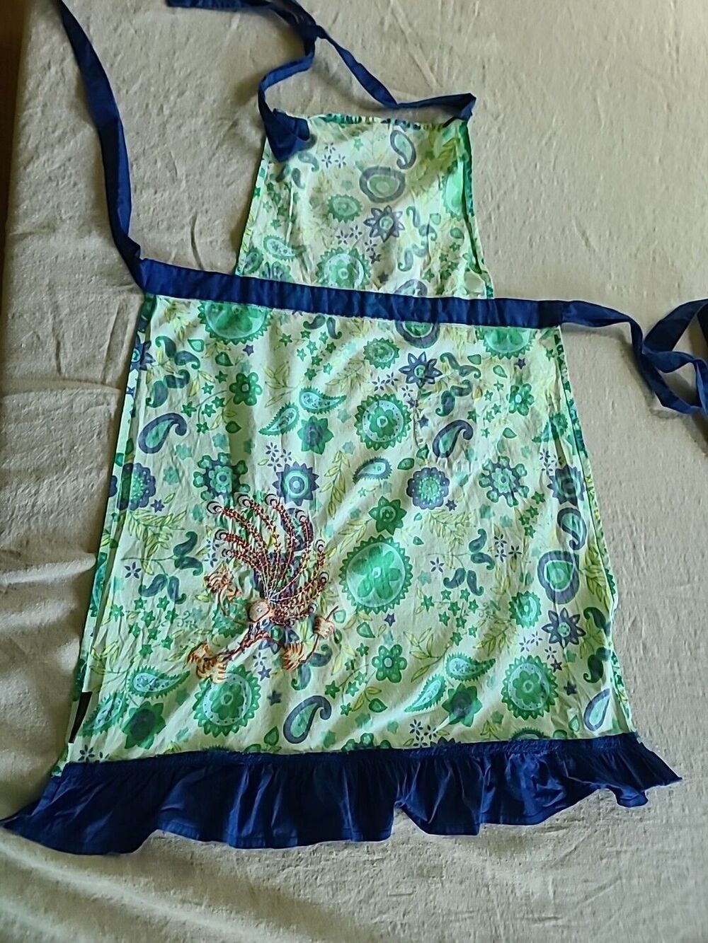 Peacock Apron With Ruffles - Picture 5 of 10